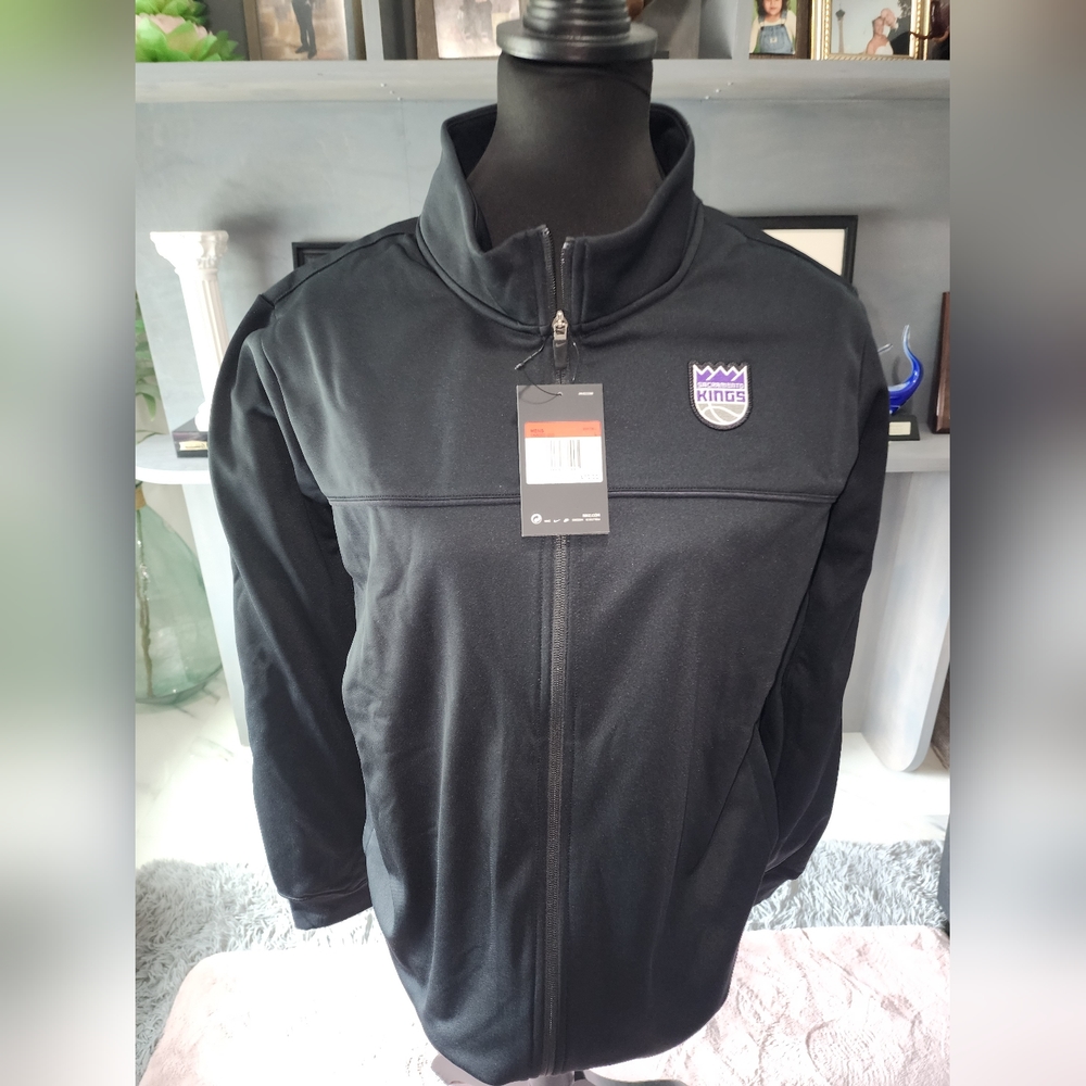 Nike NBA team zip up sweater